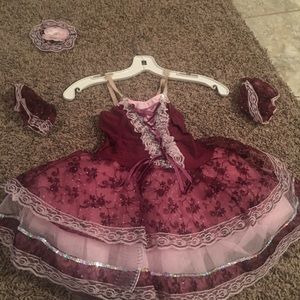*Burgundy pink laced girls ballet dance costume